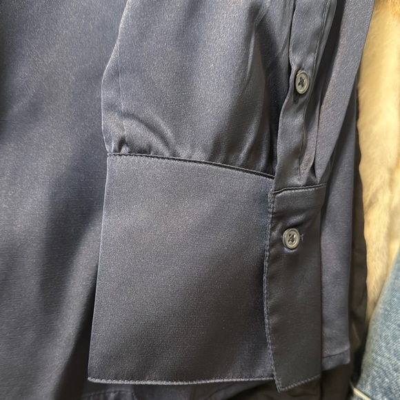 Banana Republic Navy Blouse Large - Picture 6 of 6